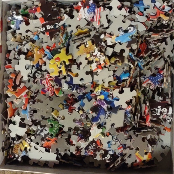 Puzzle, 1000 piece, Tootsie Roll, Like New - Picture 4 of 5